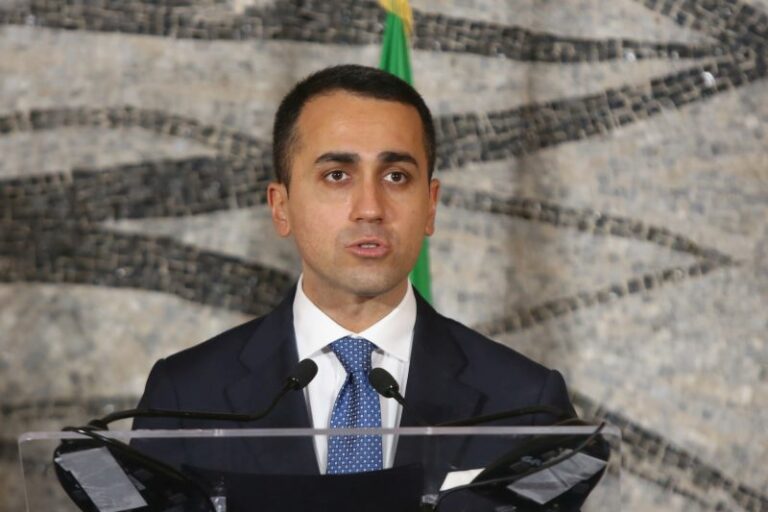 Di Maio “Espulsi 30 diplomatici russi”
