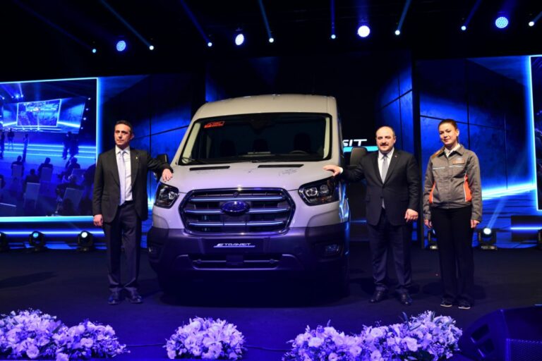 Primi Ford E-Transit escono dalle linee produttive in Europa