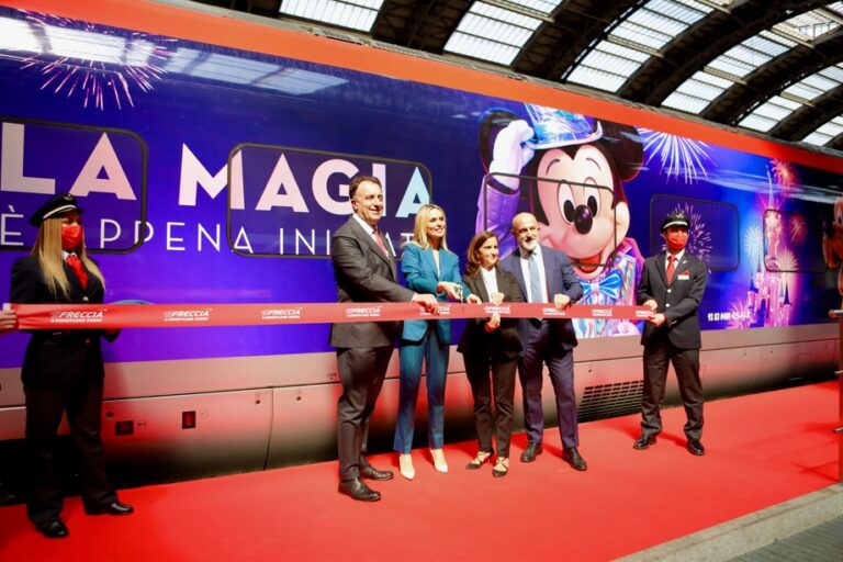 Trenitalia sfreccia a Disneyland Paris