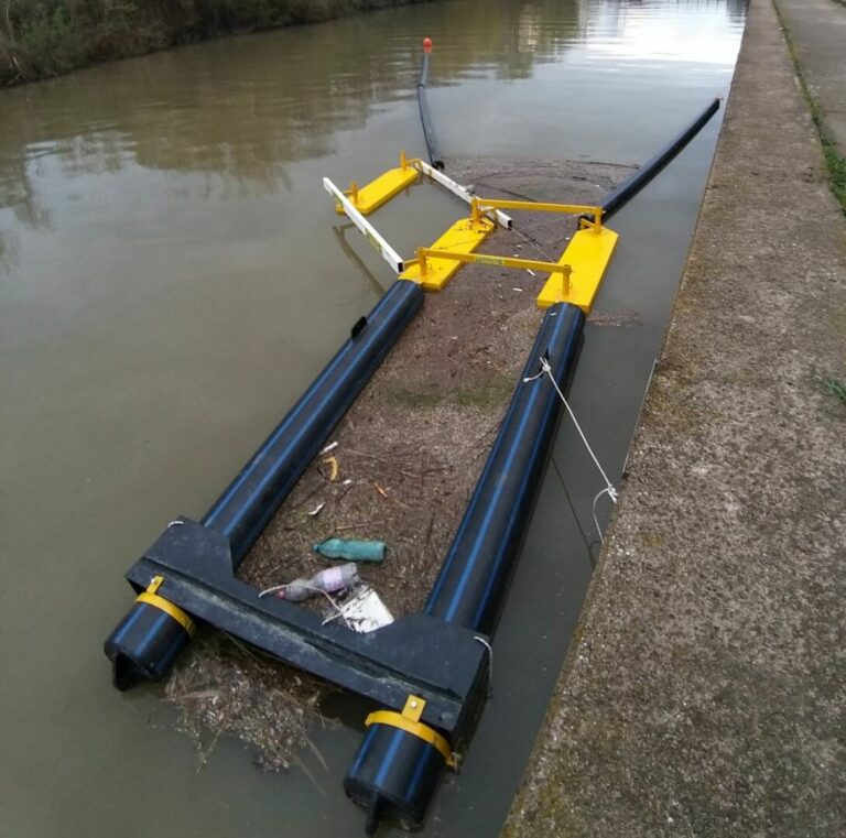E.Romagna, fiumi più puliti con le barriere “acchiappa plastica”