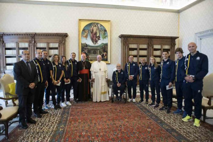 Roma, : Papa Francesco ha incontrato il cardinale Gianfranco Ravasi con una delegazione dell'Atletica Vaticana