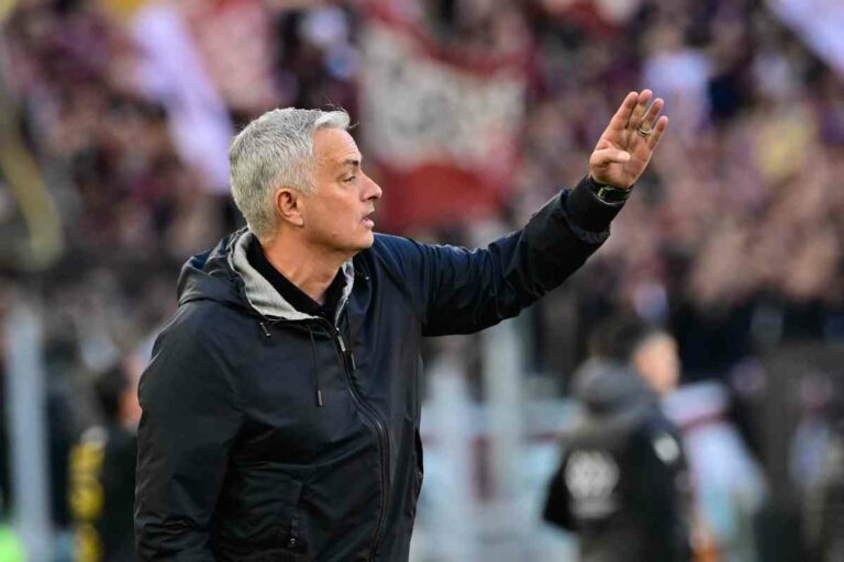Mourinho “Mi aspetto la Roma in semifinale di Conference”