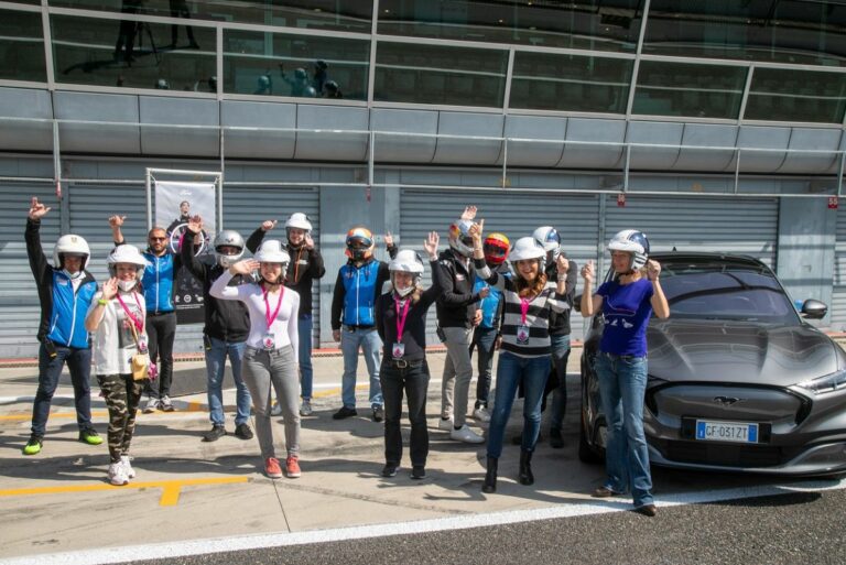 Ford W University, a Monza corsi di guida su pista riservati alle donne