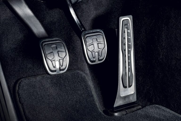 Toyota, in arrivo la GR Supra con trasmissione manuale
