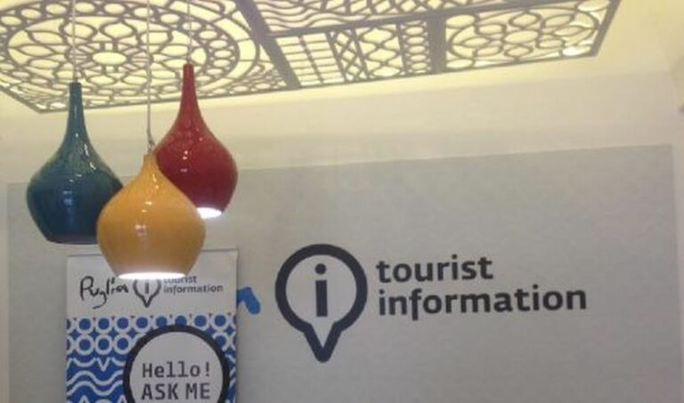 Puglia, Lopane “Potenziamo i servizi degli info-point”