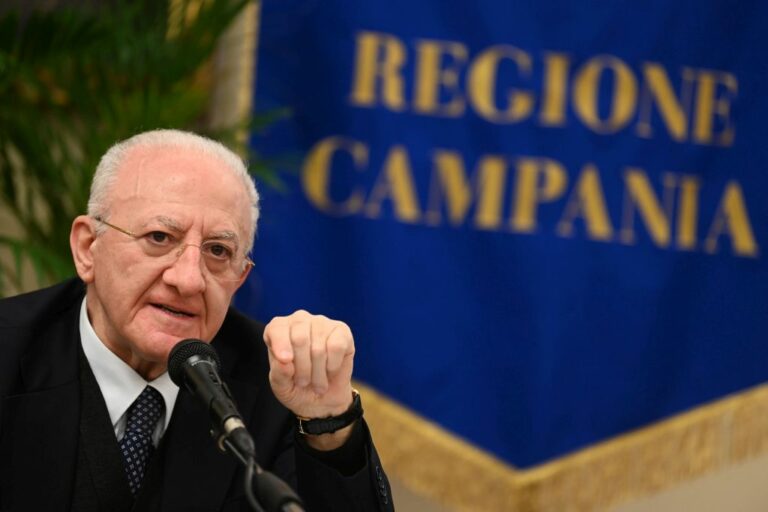 Covid, De Luca “In campania 18 mila download per l’App Salute”