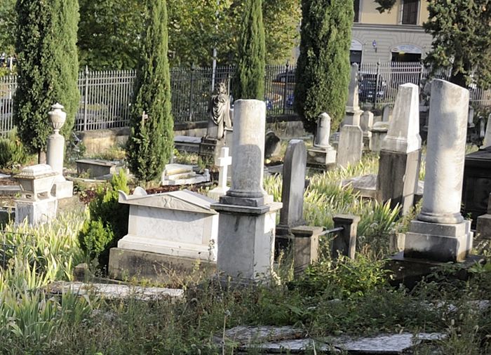 Dalla Regione Sardegna 12 milioni per la manutenzione dei cimiteri