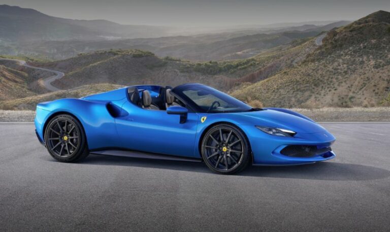 Ferrari 296 GTS, la nuova berlinetta sportiva spider V6