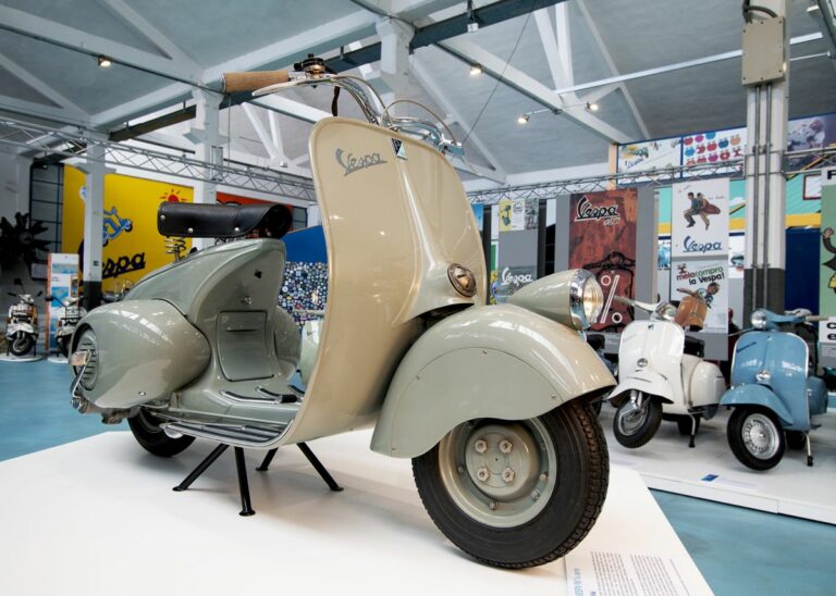 Mostra #VespaSoundsCool per celebrare i 76 anni del celebre scooter