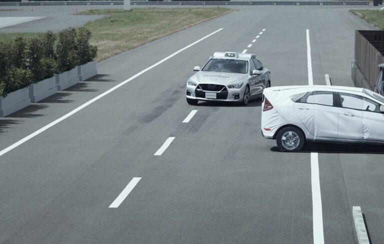 Nuova tecnologia Nissan di assistenza alla guida
