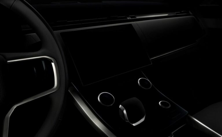 Prime immagini della nuova Range Rover Sport