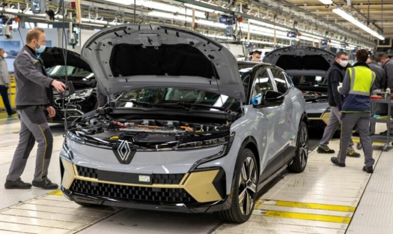 Renault, Mègane E-Tech Electric verso impatto ambientale zero