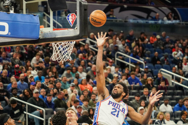 Playoff Nba, avanti Philadelphia, Phoenix e Dallas