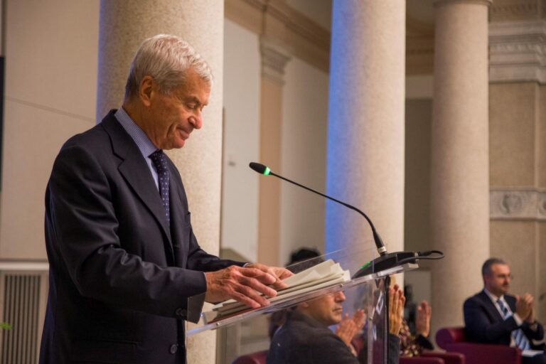 Confcommercio “Guerra e rincari frenano la crescita”