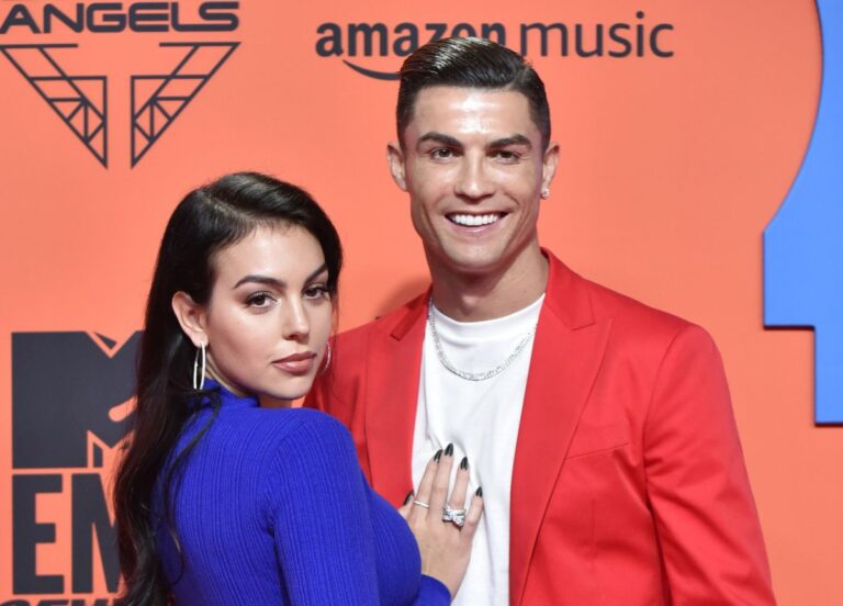 Dramma per CR7 e Georgina, figlio muore durante il parto