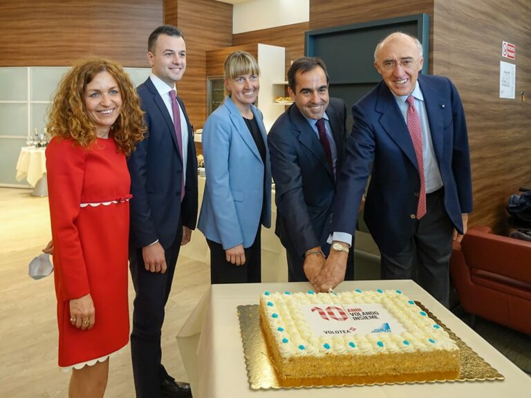 L’assessore Venturini al Marco Polo per i 10 anni di Volotea