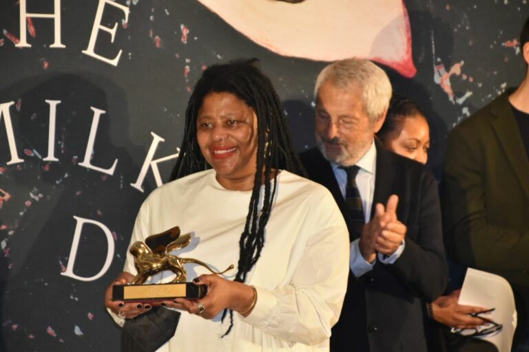 A Simone Leigh il Leone d’Oro della Biennale Arte