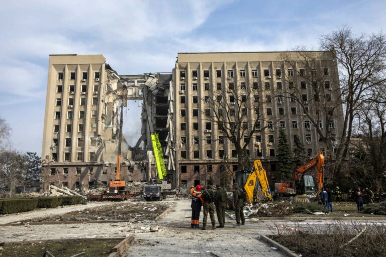 Le sirene continuano a risuonare in tutta l’Ucraina