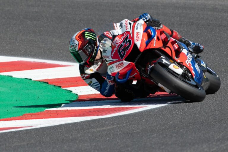 Dominio di Bagnaia a Jerez, primo squillo per Pecco