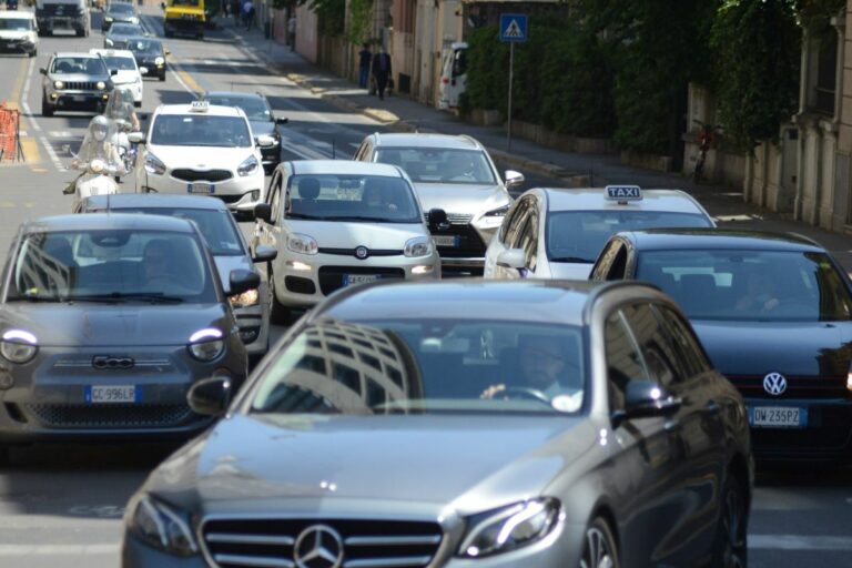 Unrae, nuovo crollo delle immatricolazioni ad aprile
