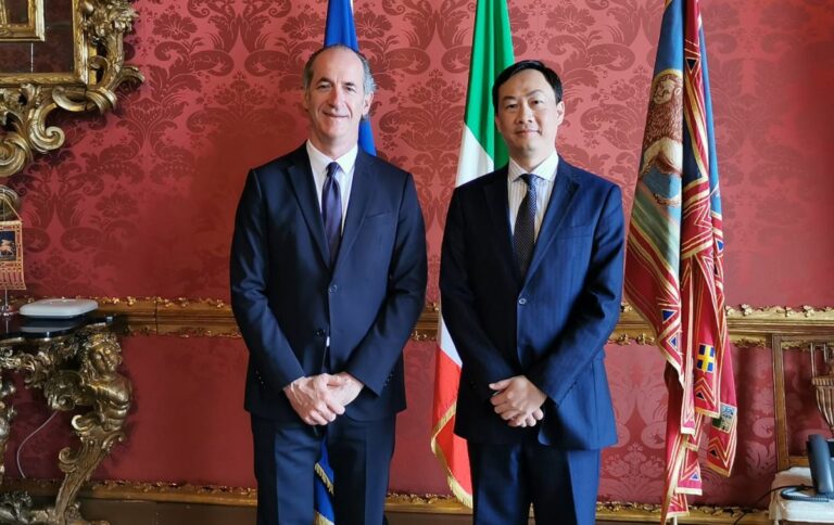 Veneto, Presidente Zaia riceve l’Ambasciatore del Vietnam Duong Hai Hung