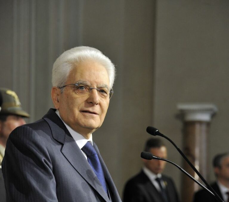 Esercito, Mattarella “La politica di difesa dell’Italia ha per vocazione la pace”