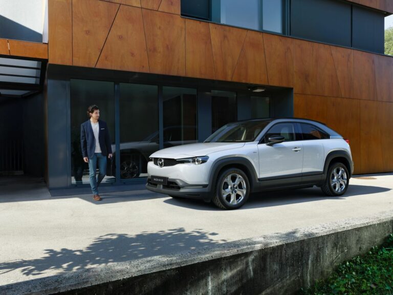 Arriva in concessionaria Mazda MX-30 2022