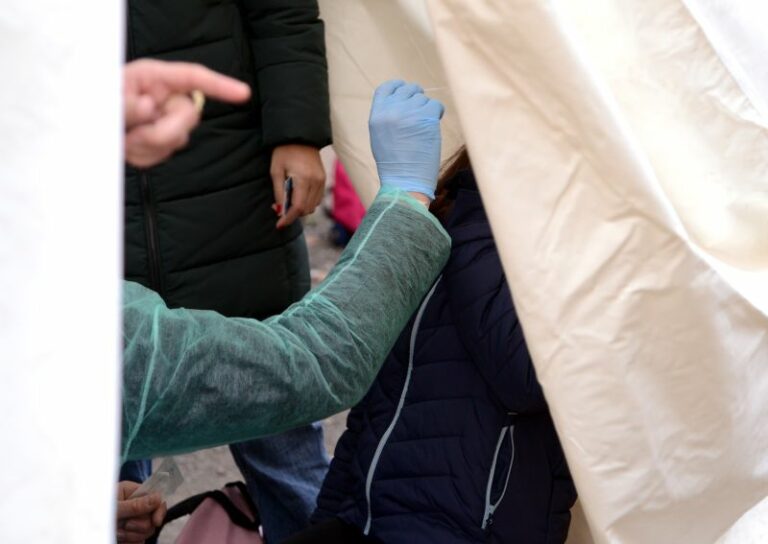 Covid, 48.255 nuovi casi e 138 decessi nelle ultime 24 ore