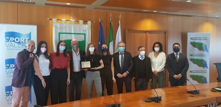 Emilia Romagna, Bonaccini premia schermitrici Lughese promosse in B1