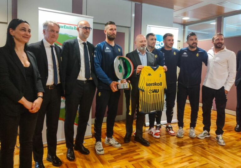 Bonaccini premia il Modena, neopromosso in Serie B