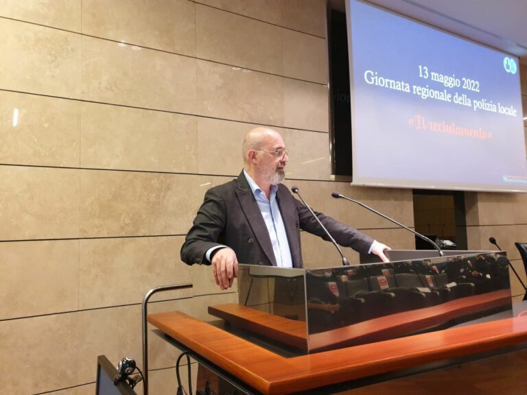 E.Romagna, Bonaccini consegna onorificenze a polizia locale