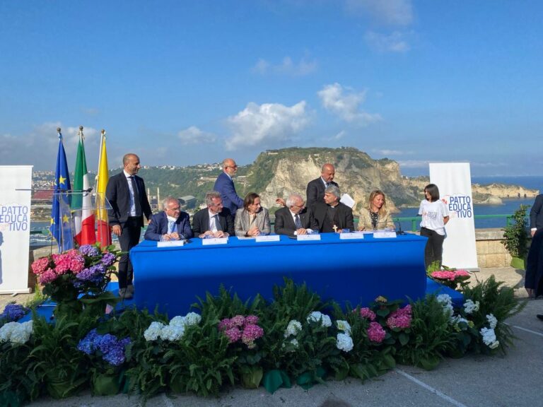 Firmato a Nisida il Patto educativo per Napoli, dal ministero 41 mln