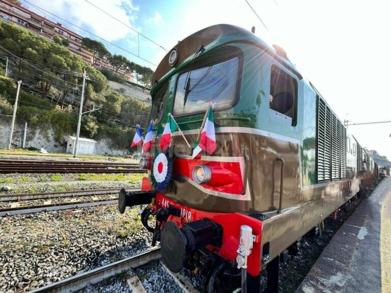 Un treno storico celebra riapertura linea Nizza-Ventimiglia-Cuneo