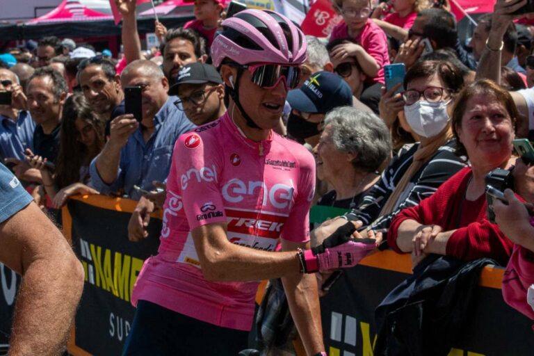 Hindley vince sul Blockhaus, Lopez resta leader del Giro
