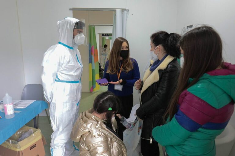 Covid, in Italia 13.668 nuovi positivi e 102 morti nelle ultime 24 ore