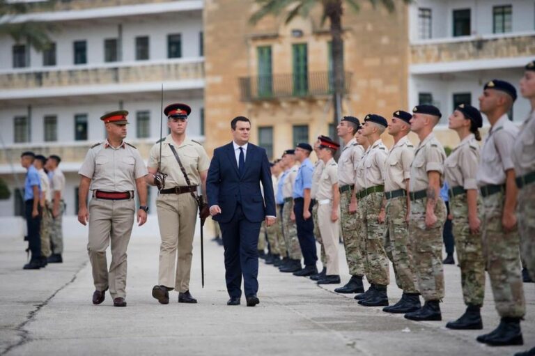 Immigrazione, Ministro maltese accusa Ong di “attaccare” forze armate