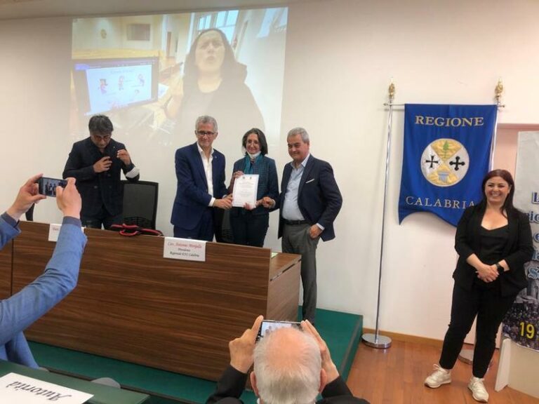 Calabria, consegnati attestati partecipazione dipendenti al corso Lis