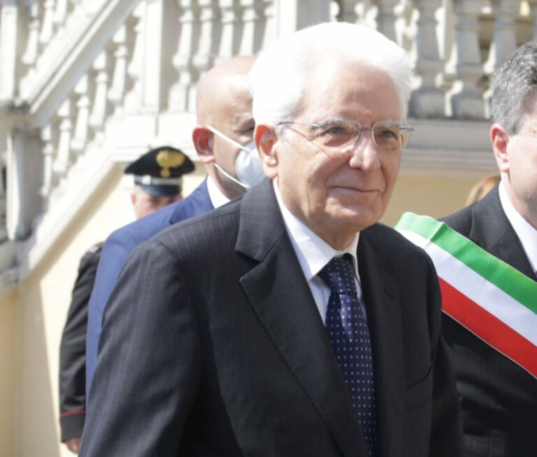 Mattarella “La democrazia si è opposta alla ferocia della mafia”