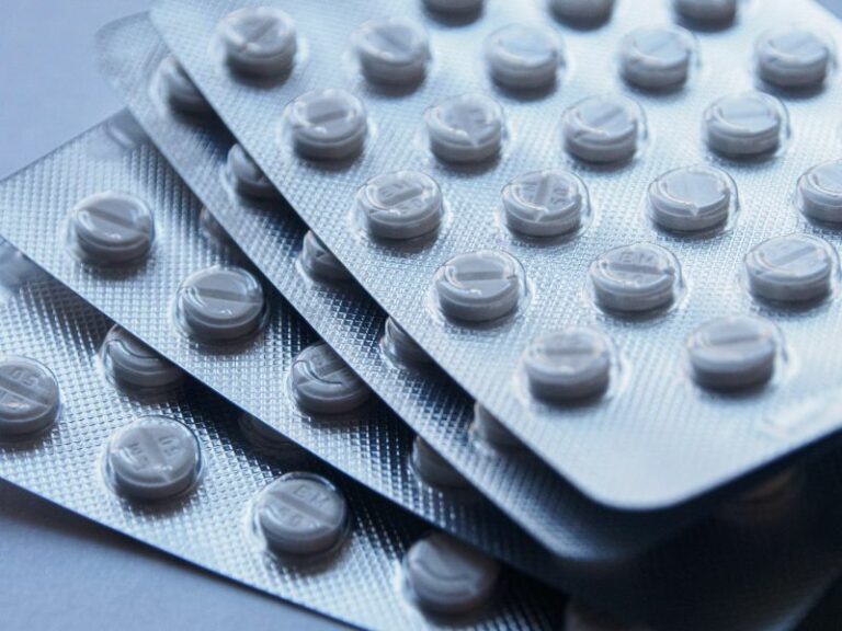 Farmaci biologici, 130 mila pazienti non accedono alle cure