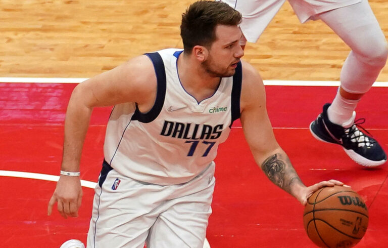 Dallas non molla, batte Golden State e va sull’1-3