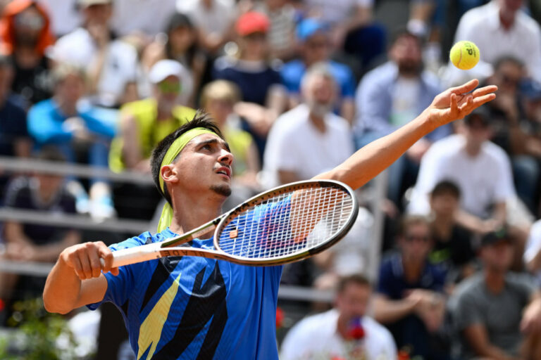 Sinner e Sonego al 3° turno del Roland Garros, Cecchinato out