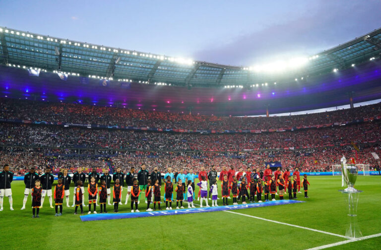 Liverpool-Real inizia in ritardo, fischi a inno Champions