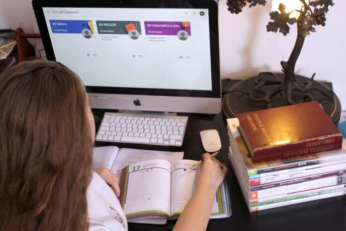 15-03-2020: Emergenza Corona Virus - Didattica online ed Esami, giornata di una teenager in quarantena