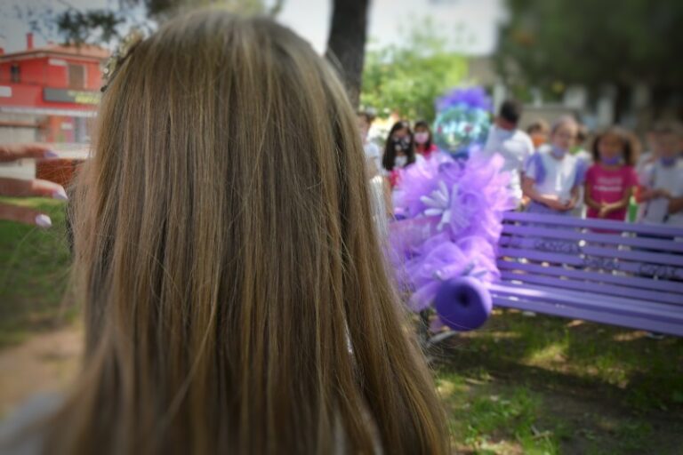 Educazione civica, a Marghera arriva la “Panchina della Gentilezza”