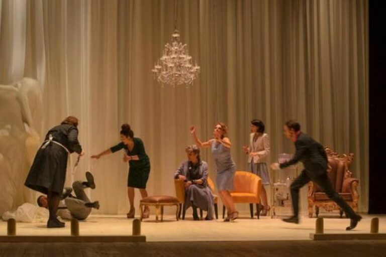 Al Teatro Toniolo dal 3 maggio “Mine Vaganti” di Ozpetek