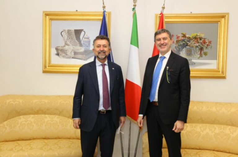 Abruzzo, Marsilio incontra l’ambasciatore del Messico a Palazzo Silone