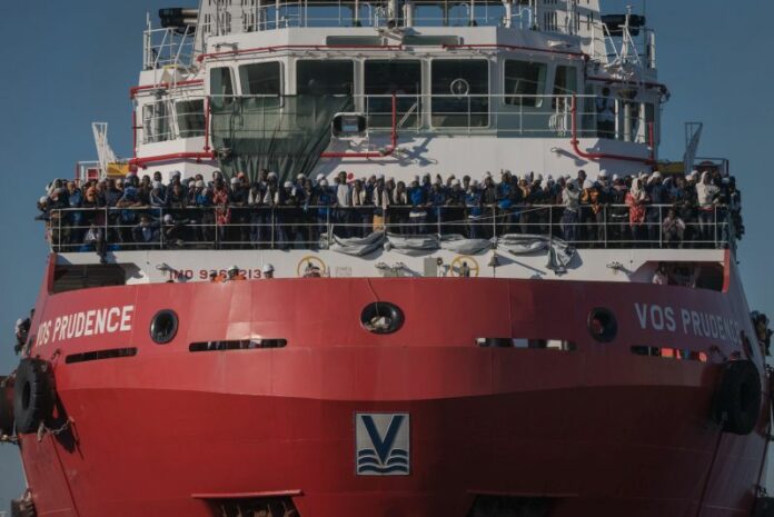 immigrazione, migranti