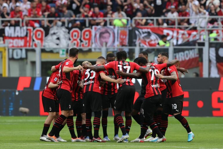 Il Milan vola con Leao e Theo e vede lo scudetto