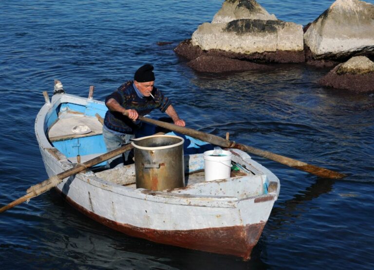 Pesca, giunta Puglia stanzia 3 milioni per ristorare marinerie