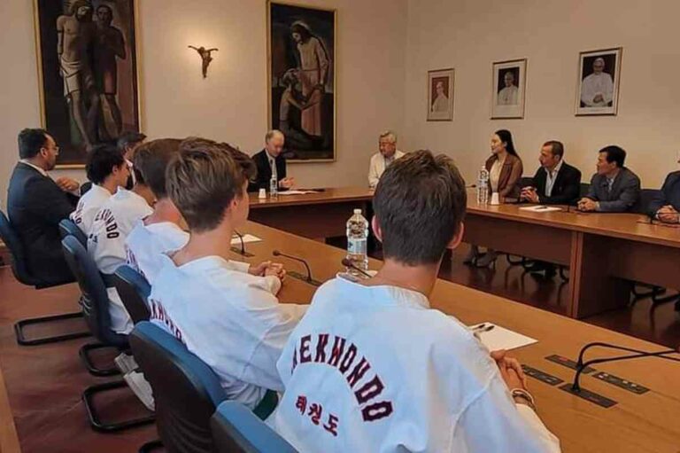 La comunità mondiale del taekwondo ricevuta in Vaticano